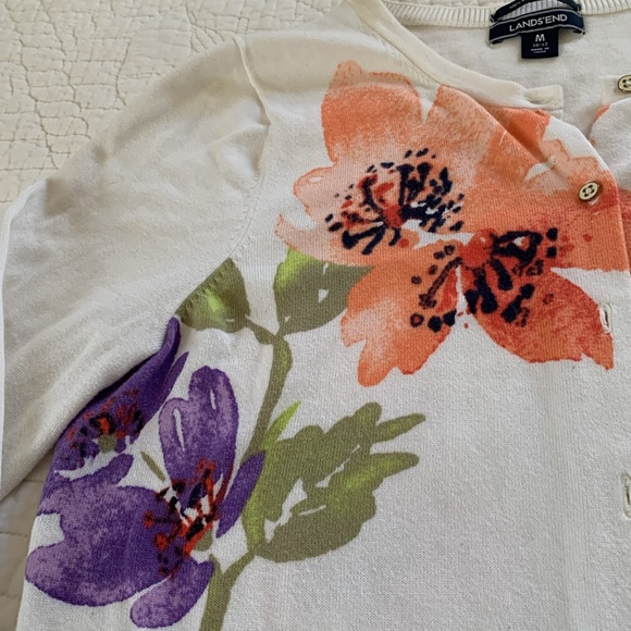 Lands’End Cardigan button up sweater with beautiful floral accents in size M - Picture 4 of 10